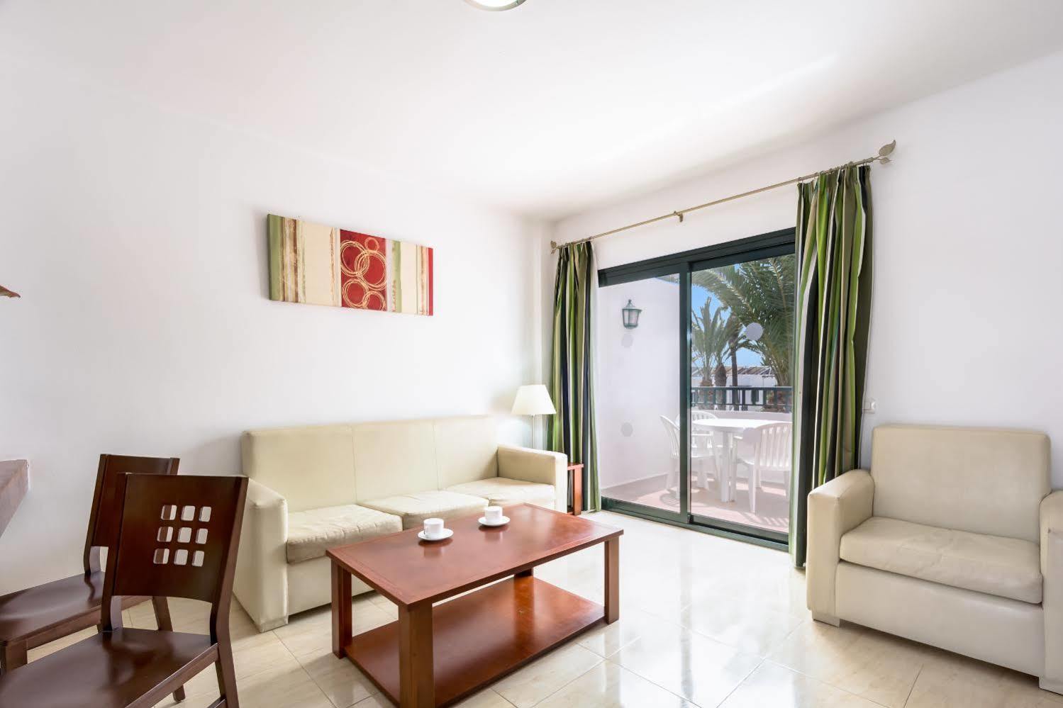 Labranda Playa Club Hotel Puerto del Carmen  Bagian luar foto